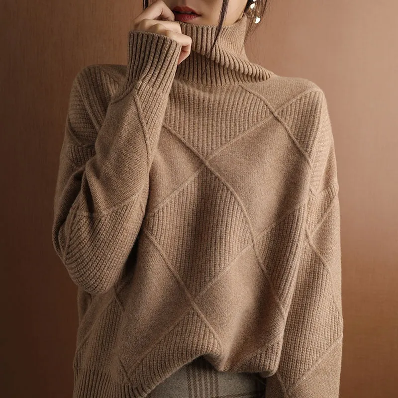 Cashmere Turtleneck Jumper in Solid Color Knit Style