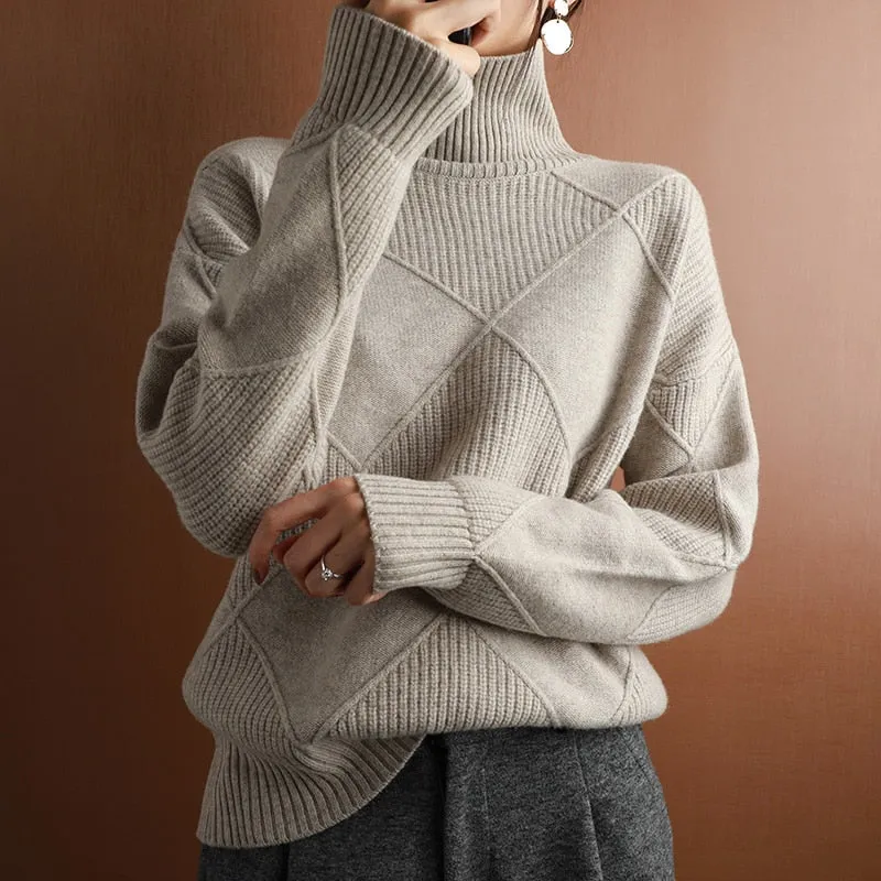 Cashmere Turtleneck Jumper in Solid Color Knit Style