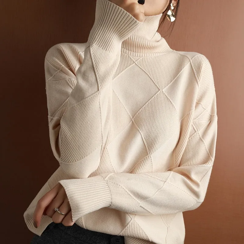 Cashmere Turtleneck Jumper in Solid Color Knit Style