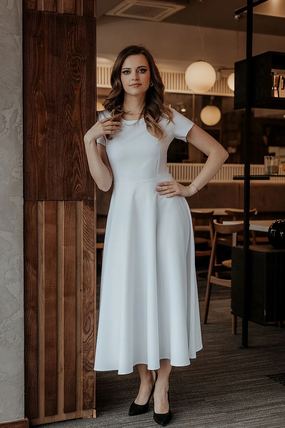 Elegant Midi Dress with Flared Sleeves and Hidden Zipper