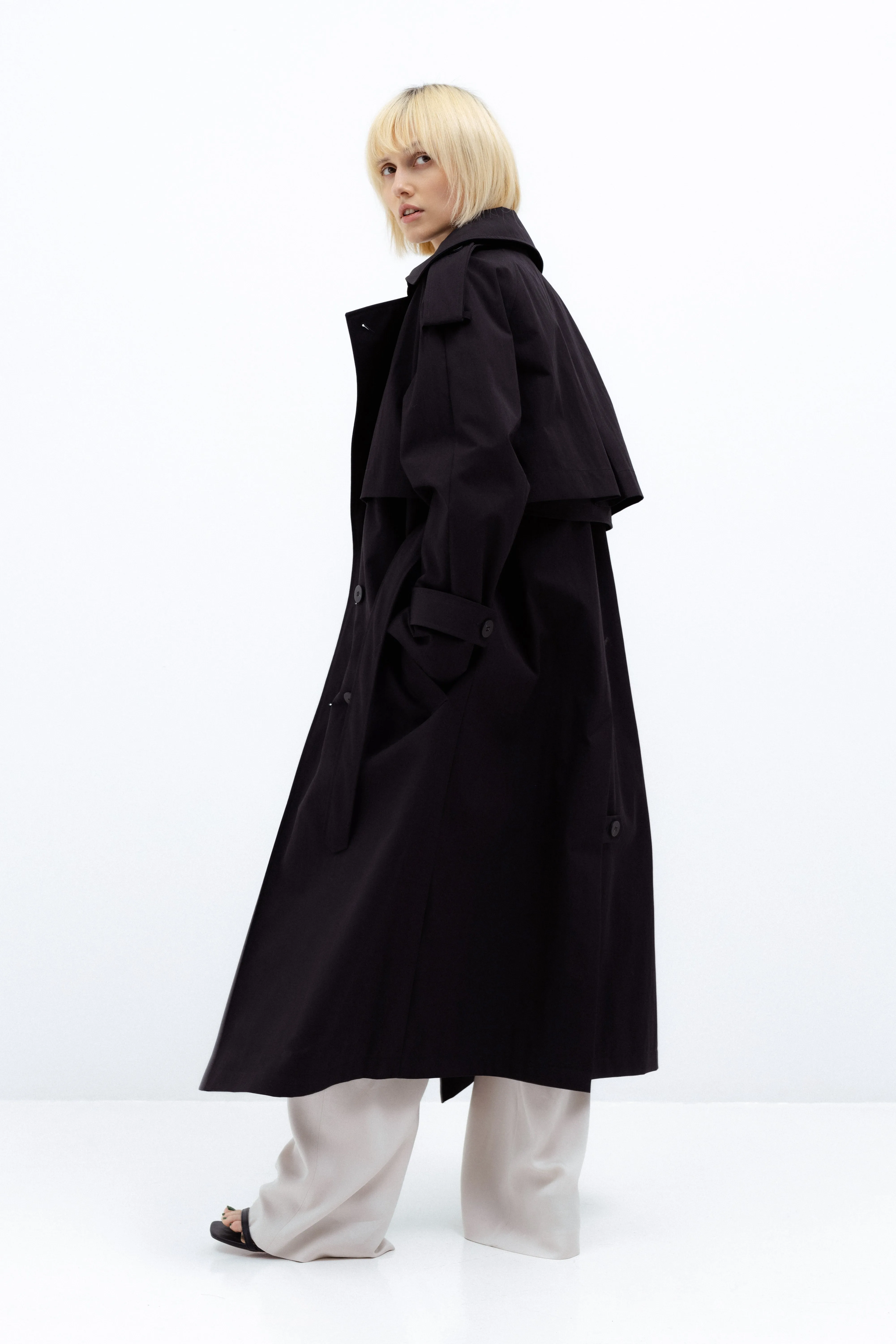 OVERSIZED BLACK TRENCH COAT